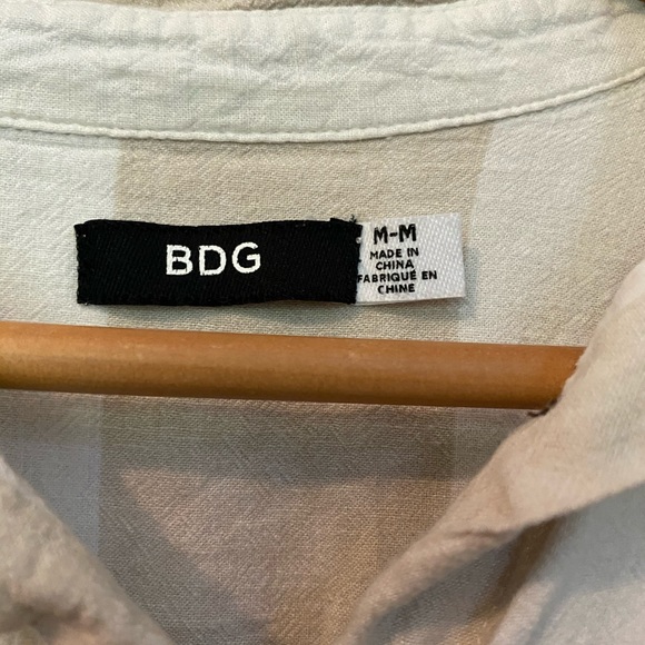 Button up tie front crop top - Picture 3 of 3